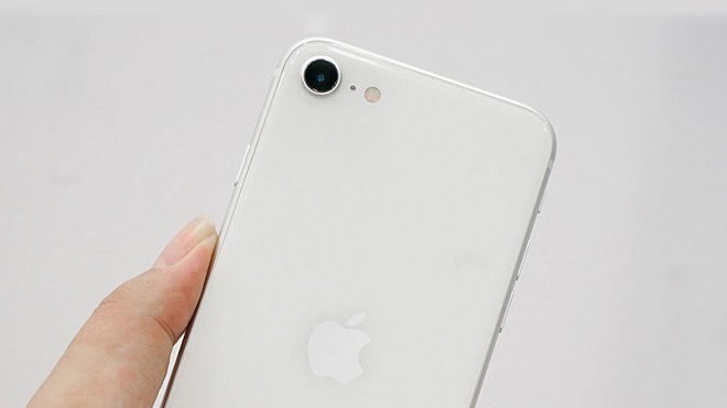 so sánh giữa iPhone SE 2020 và Galaxy Note 10+ Mua iPhone SE 2020 hay Galaxy Note 10+ khi chỉ chênh nhau 01 triệu?