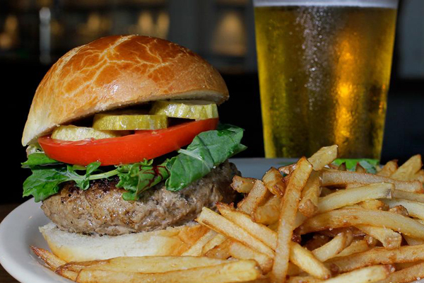 giảm cân Không cần làm gì, chỉ thay đổi giờ ăn cũng giúp bạn giảm cân