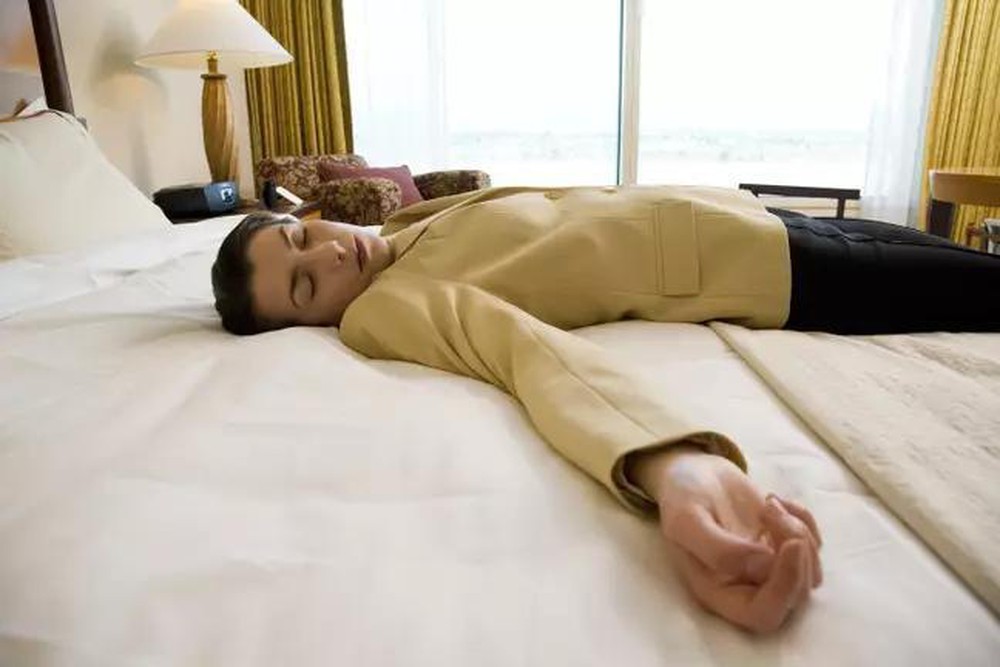 Ngủ Bằng Đệm Những Lợi Ích Tuyệt Vời Chỉ Có Khi Bạn Ngủ Bằng Đệm